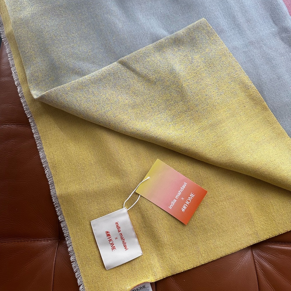 H&M Home x India Mahdavi Wool Blanket - Picture 5 of 7